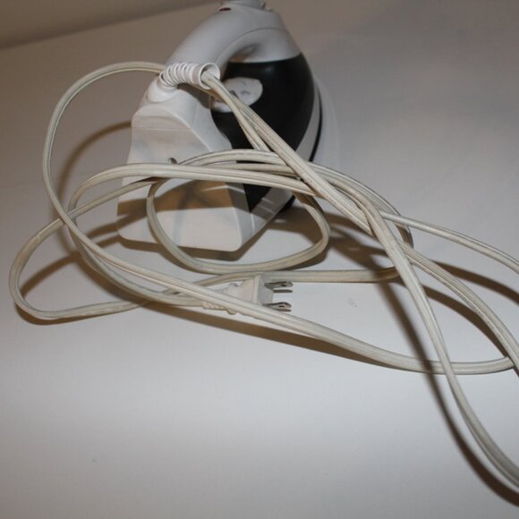 Vintage Proctor Silex 17202 1200 Watt Nonstick Soleplate Home Steam Clothes Iron - Picture 4 of 4